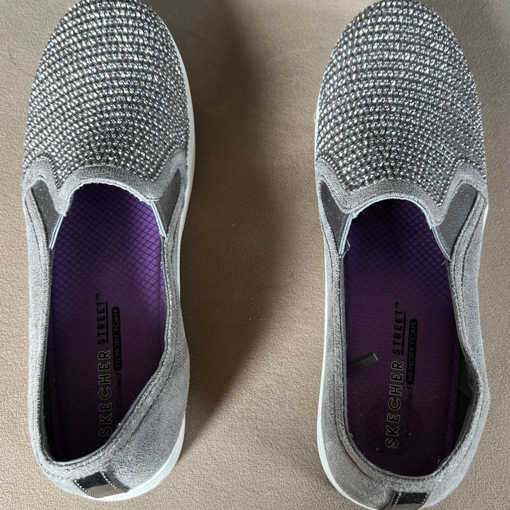 Skechers Air Cooled Memory Foam